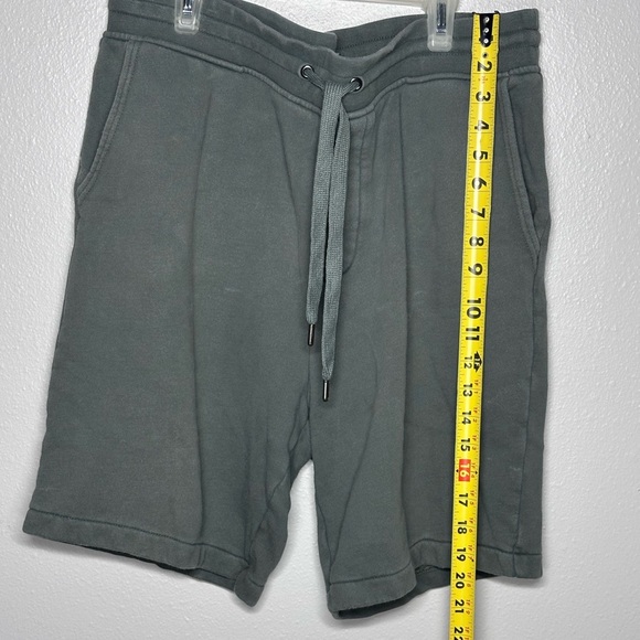 Banana Republic Men Green Shorts SweatShorts size L‎ - Picture 3 of 6